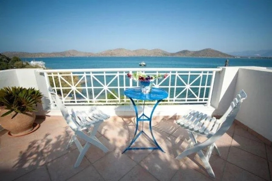Maisonette for rent in cosmopolitan Elounda 
