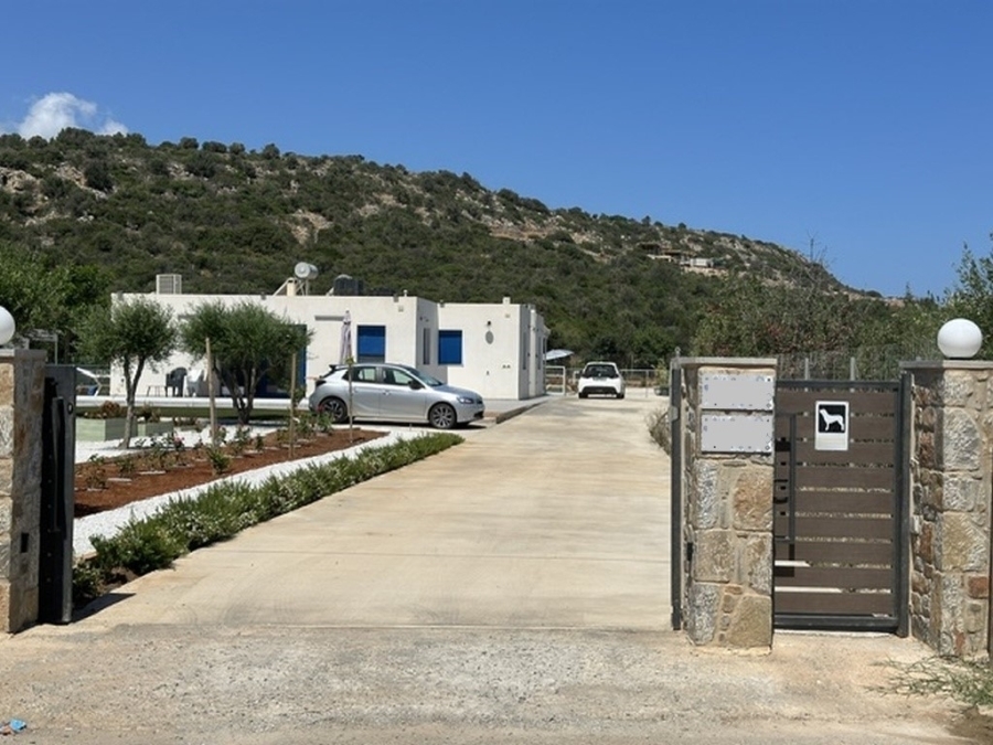 Newly built single-level villa with swimming pool for sale in Sissi 