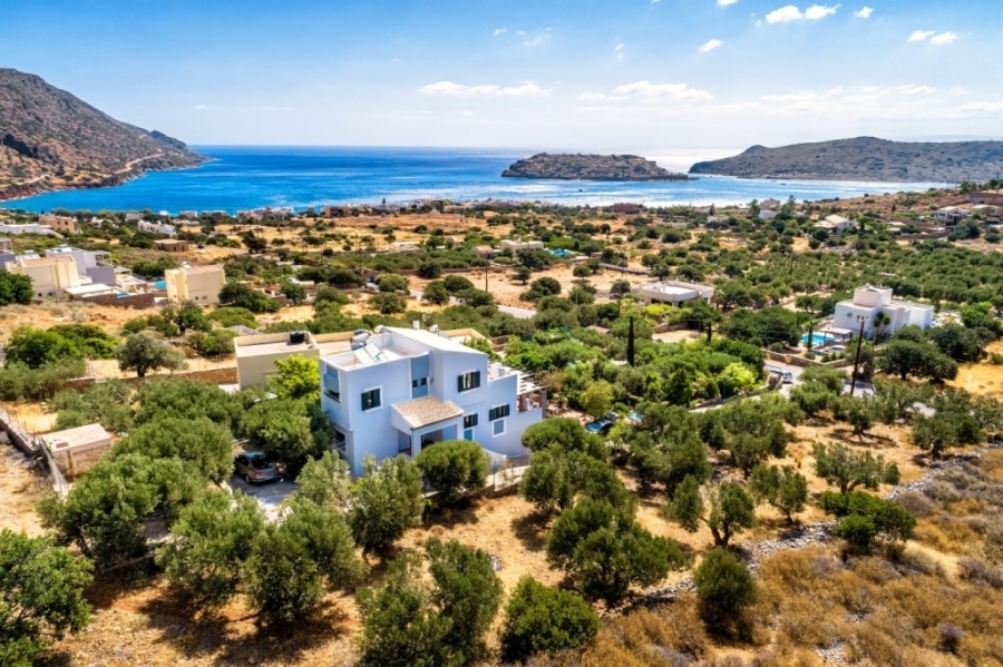 Exceptional villa for sale  in  Plaka - Elounda with  view to Spinalonga 