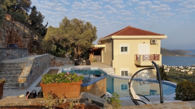 Villa with pool and panoramic sea views in Elounda for sale 