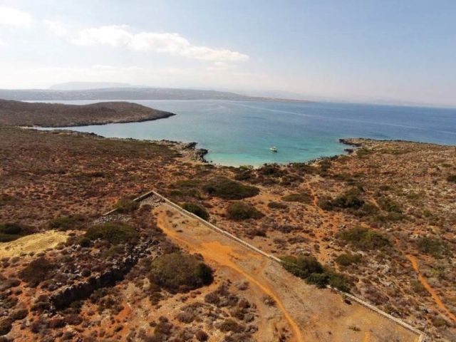 Land plot 4000m2 for sale close to the town of Chania 