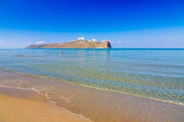 Seafront plot of 660 m2 for sale close to Chania 