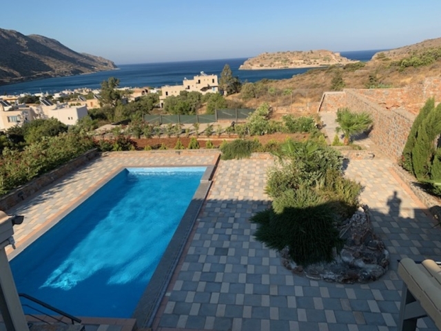 Newly constructed 3 bedroom villa for sale in Plaka 