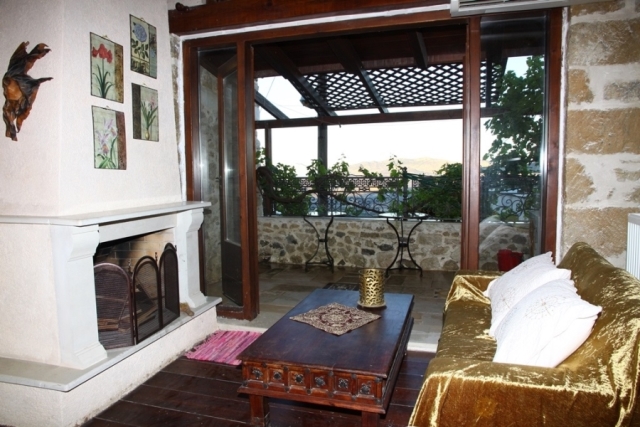 Traditional house of 110m2 for sale in a graphic village of Heraklion 