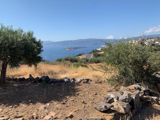 Plot of 866m2 for sale close to Aghios Nikolaos 