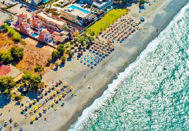 Sea-front complex of four villas for sale in Crete 