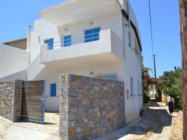 Ισόγειο διαμέρισμα 93τ.μ προς πώληση κοντά στην Ελούντα 
