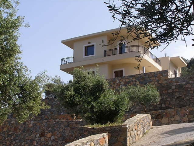 Crete house as two apartments for rent 