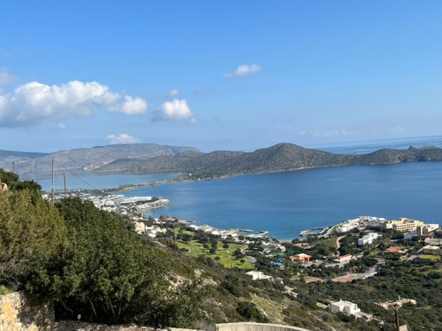  Building plot of 2.700m2 for sale in Elounda 