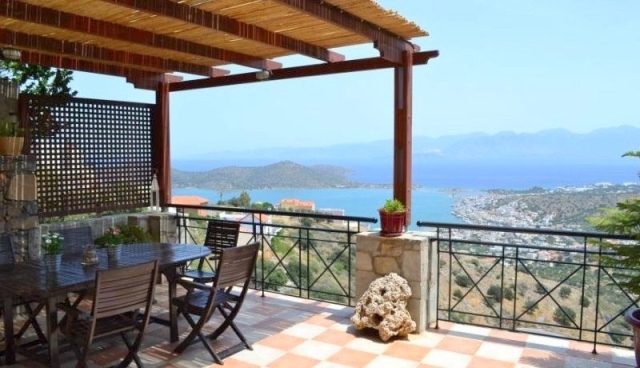 Beautiful villa of 200m2 for sale in Elounda 