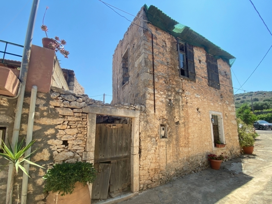 House of 80m2  for sale and restoration  in Fourni, Lassithi 