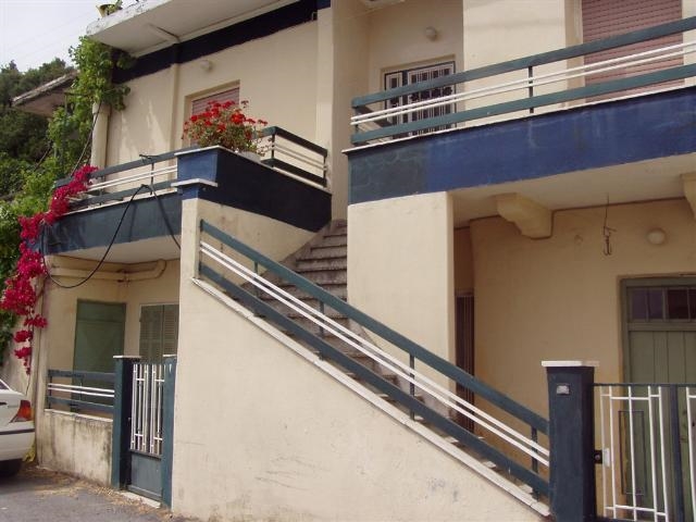 Cretan 3 bed house for sale and modernisation 