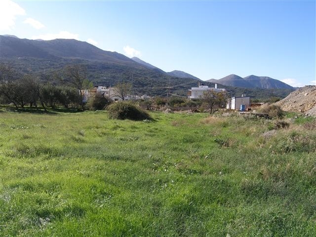 Convenient plot 440m2 for sale in Neapoli, Eastern Crete 