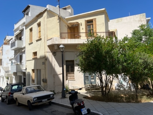Old house of 83m2 for sale in Agios Nikolaos 