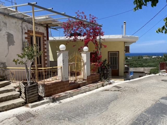 Old house for sale within the village of Kalo Chorio 