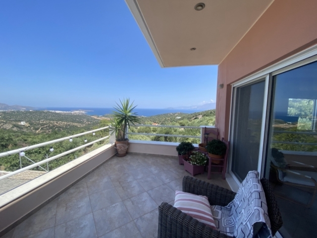 Detached house of 154m2  with sea and town view for sale 