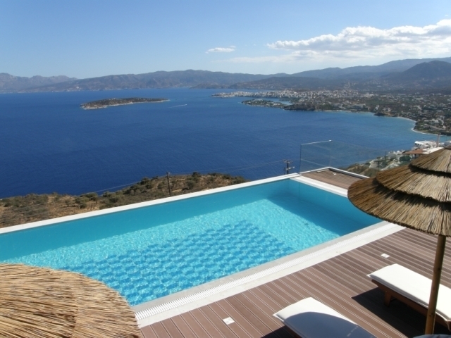 Fantastic 5 bedroom Crete Villa for sale with pool and amazing view 
