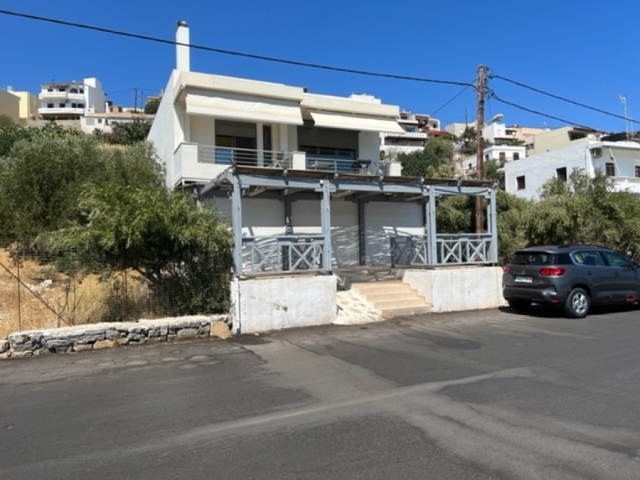 Seaside commercial property for rent close to Elounda 