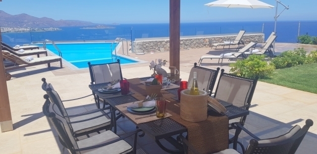 Six-bedroom stylish villa with panoramic views for sale 