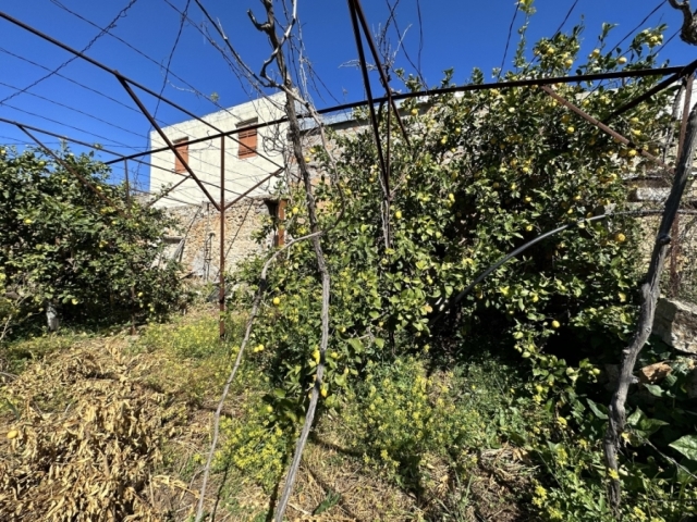 Old stone house is for sale close to Aghios Nikolaos  